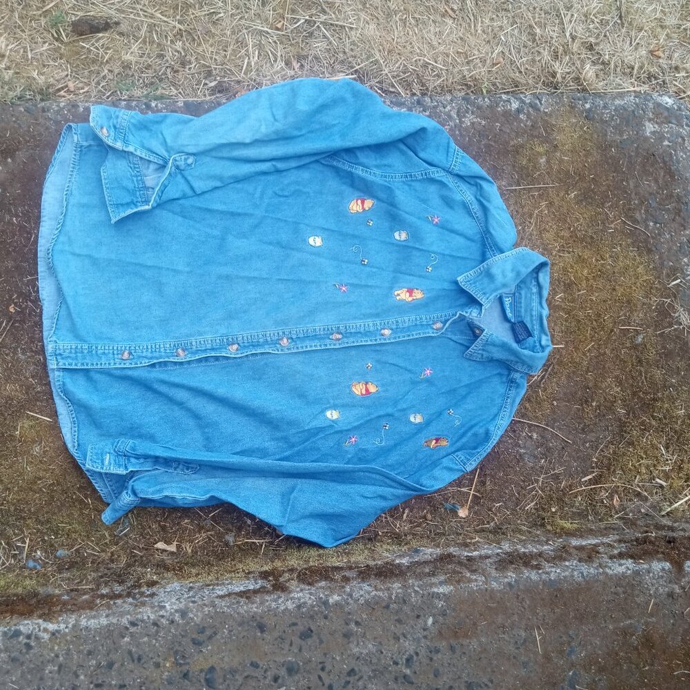 Vintage 90’s Denim Winnie The Pooh Buttondown - Picture 14 of 16